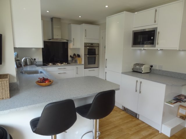 kitchenarea1.jpg